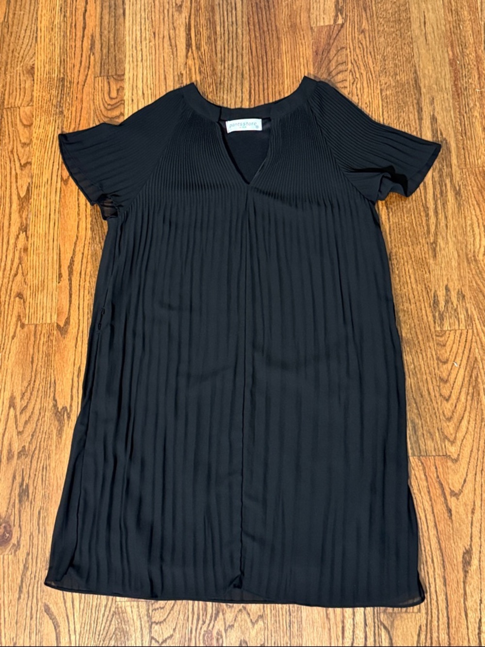 Pleated V-Neck Short Sleeve Dress - Black